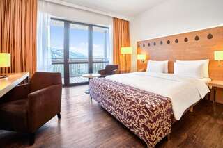 Курортные отели Radisson Blu Resort Bukovel Буковель Улучшенный номер с балконом-1